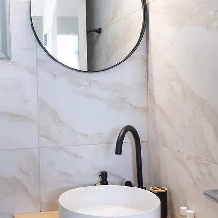 アパート Navi A2 Brand New In *